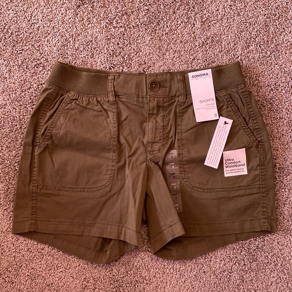 NWT Sonoma Mid Rise Shorts in Olive Green